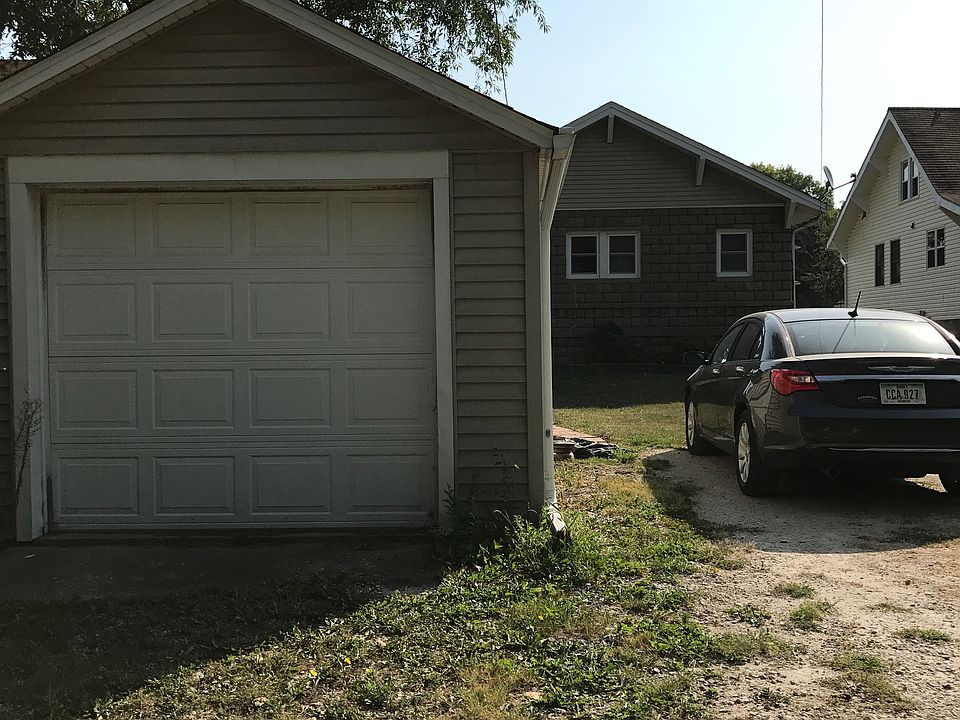 2nd image of 954 S 17th St
