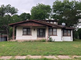 808 W 7th St, Bonham, TX 75418