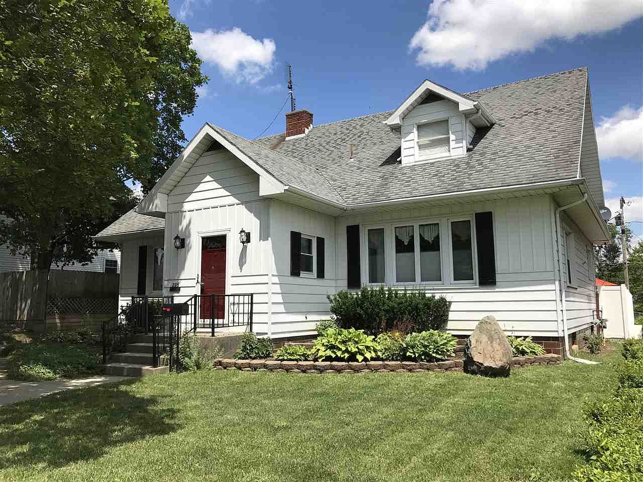 226 N Line St, Churubusco, IN 46723 | Zillow
