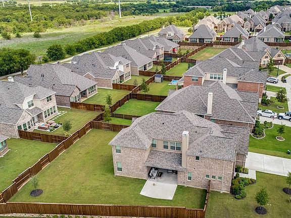 2nd image of 1160 Pianzola Way