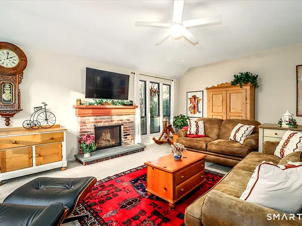 25 Heritage Crest #C, Southbury, CT 06488