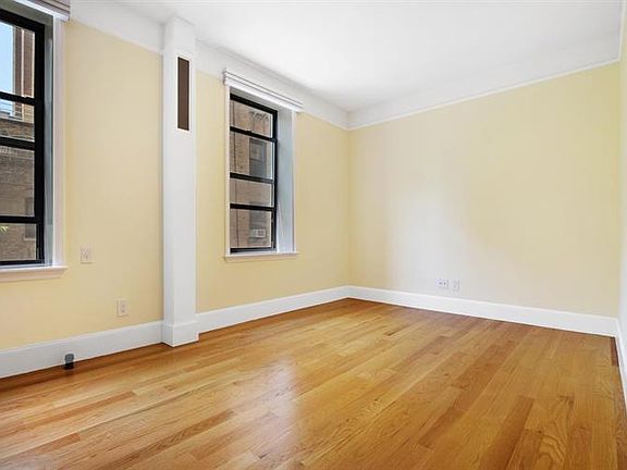 3rd image of 302 W 79th St APT 4E