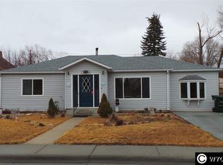240 Bramwell St, Green River, WY 82935