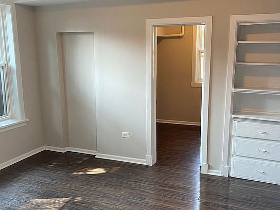 4th image of 1920 W 21st Pl #8978127