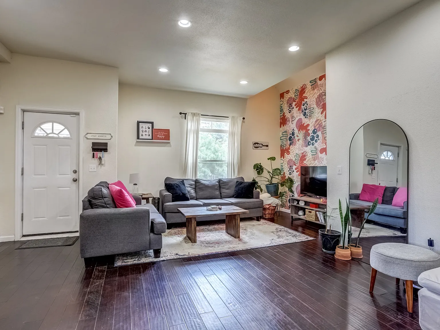 3047 N Marion St — Photo 1