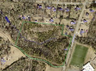 3511 6th Street Dr NW, Hickory, NC 28601
