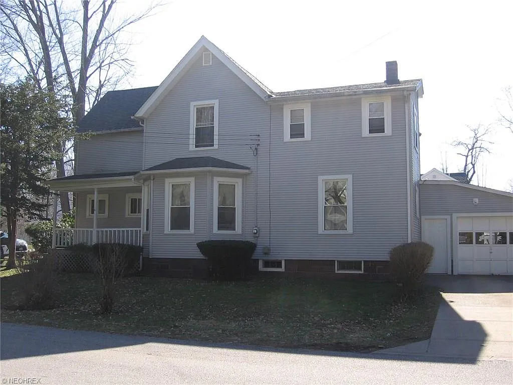7300 Maple St photo 1