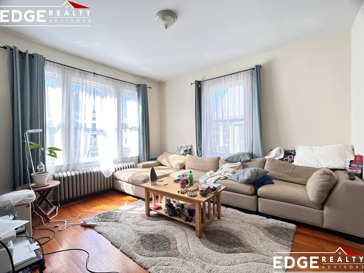 Building Photo - 46 Mapleton St #2