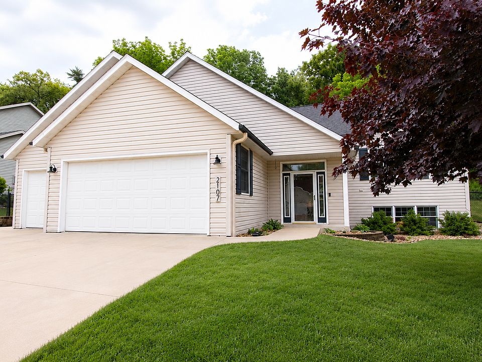 1st image of 2107 Ponderosa Dr SW