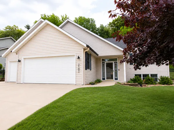 2107 Ponderosa Dr SW, Rochester, MN 55902