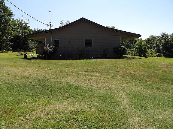 2nd image of 192 Bennett Cir