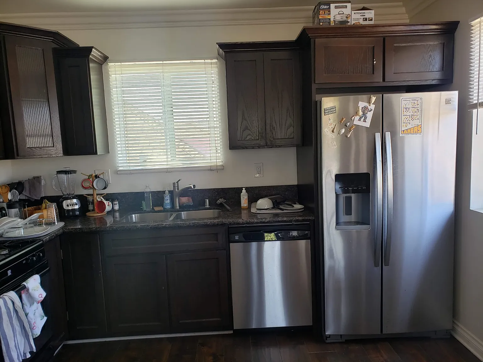 3 bed, 1255 sqft, $3,909 — Photo 4
