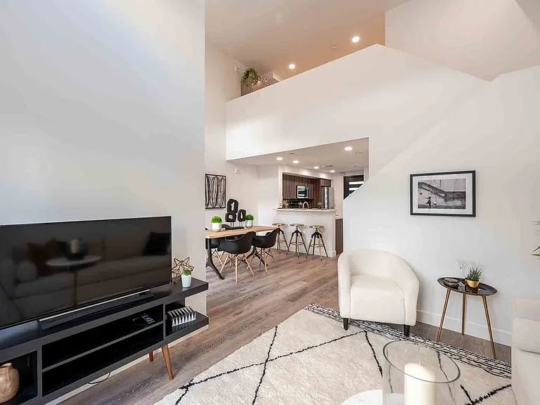 Montecito Lofts — Photo 17
