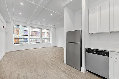 248 W 35th St Photo 1