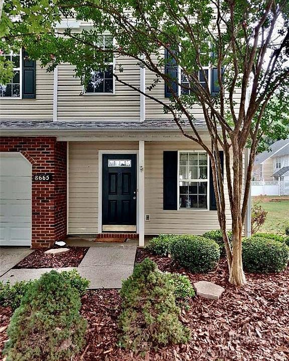 1st image of 8665 Robinson Forest Dr