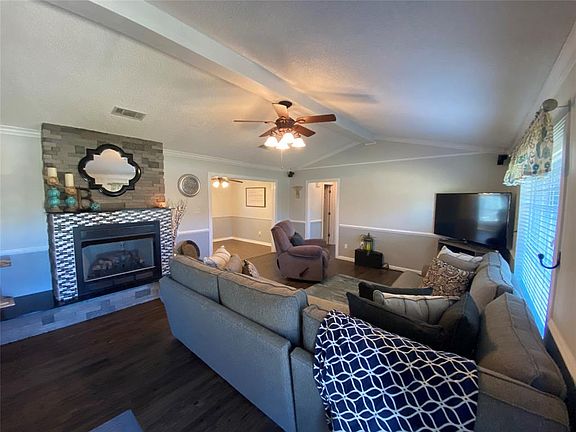 3rd image of 1520 County Road 3525