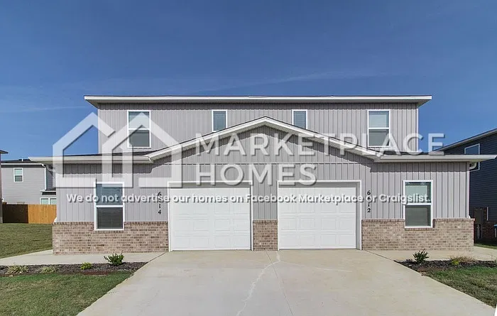 3 bed, 3.0 bath, 1430 sqft, $1,530 — Photo 2