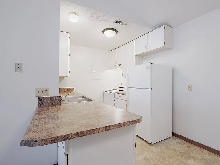 2221 S Street — Photo 29
