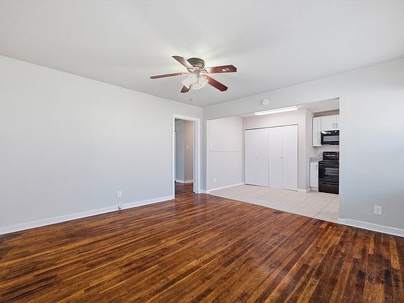 4th image of 110 Poplar St