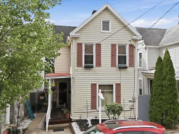 254 W Queen St, Chambersburg, PA 17201