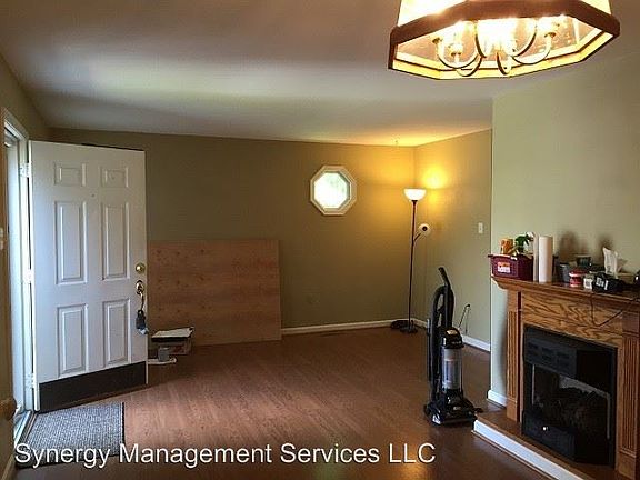 2nd image of 1252 Magnolia Ct