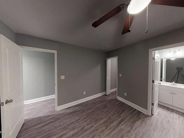 2222 Thomas Ct — Photo 5