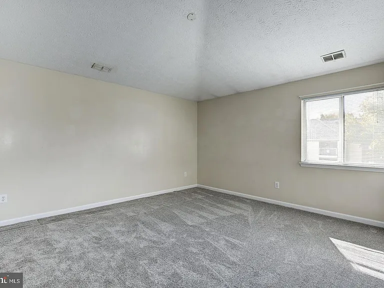 2106 Whitehall Rd #2D — Photo 20