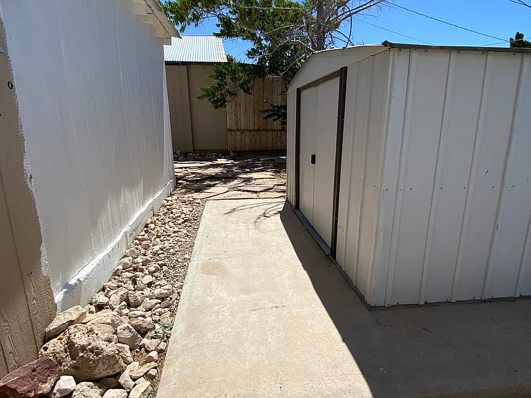 932 Madison St — Photo 11
