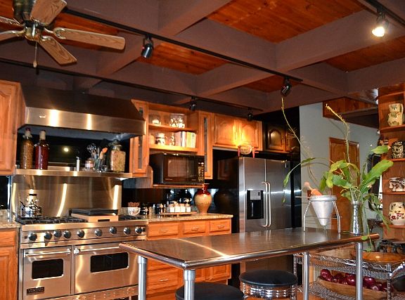 Stainless Kitchen w/ Viking 
