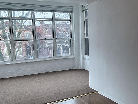 5th image of 5141 S Ellis Ave APT 2
