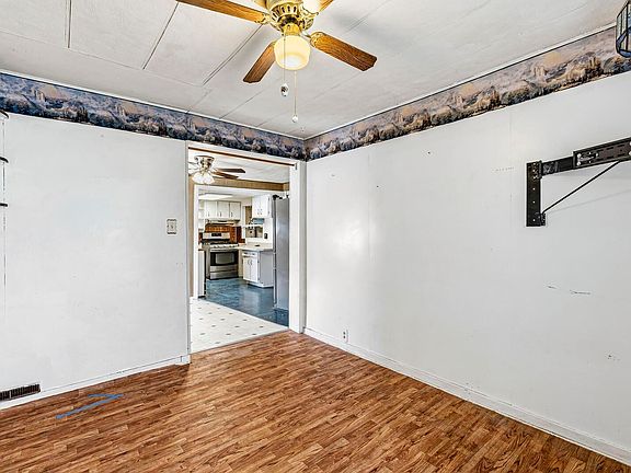 4th image of 521 E Lincoln St