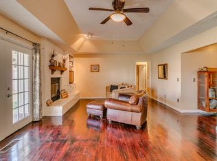 832 Lakecrest Dr, Moore, OK 73170