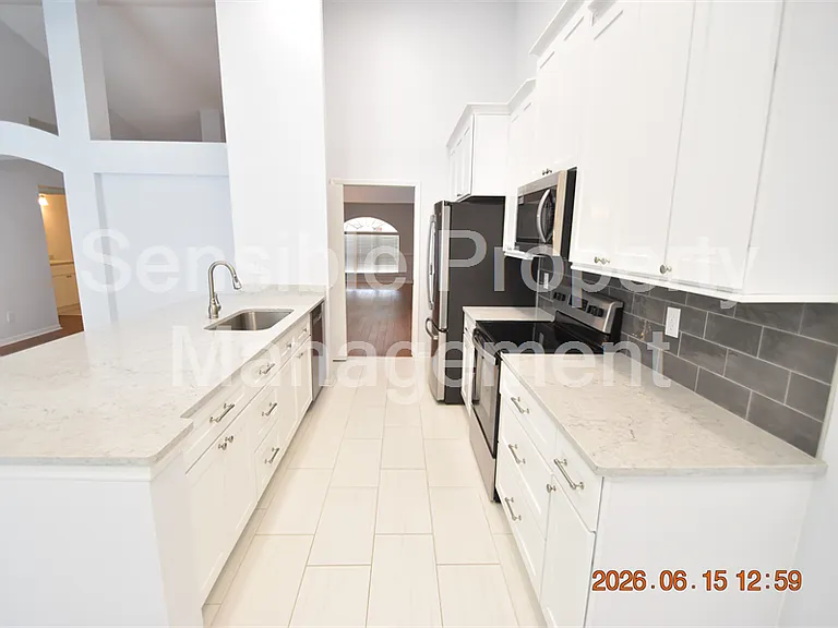 9304 Heritage Oak Ct — Photo 19