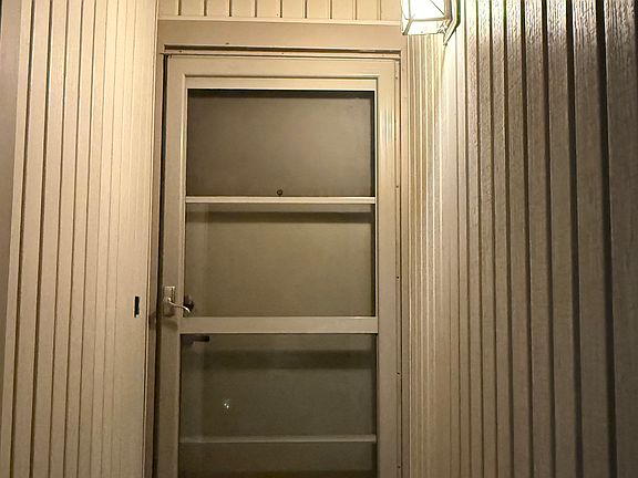 4th image of 2004 Melrose Dr