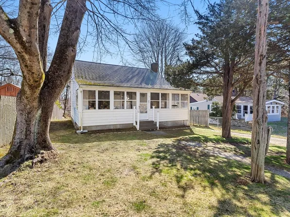 83 White Horse Rd, Plymouth, MA 02360