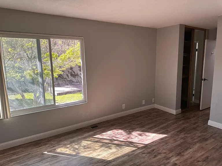 563 Simas Dr — Photo 14