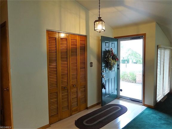 3rd image of 196 Caladonia Ave