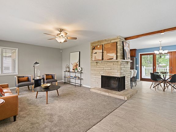 4th image of 1107 Hawthorne Dr