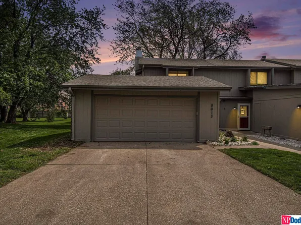 9013 David Cir, Omaha, NE 68138
