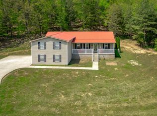 1197 Biter Rd, Cunningham, TN 37052