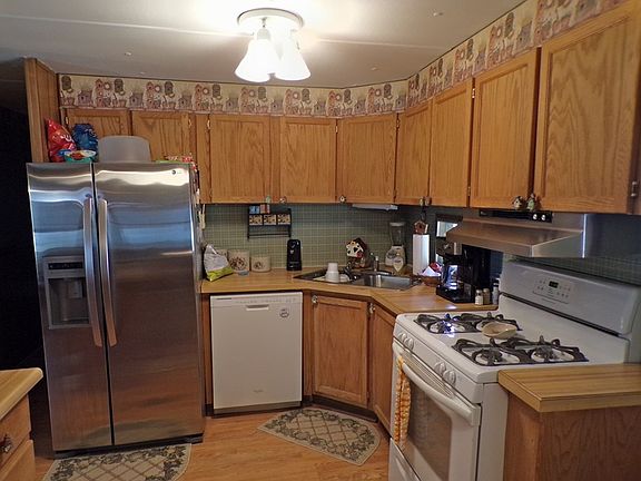 4th image of 171 E Morton St
