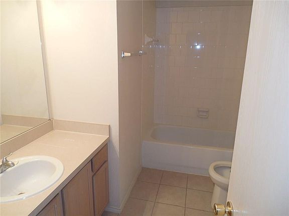 4th image of 305 Creekview Dr