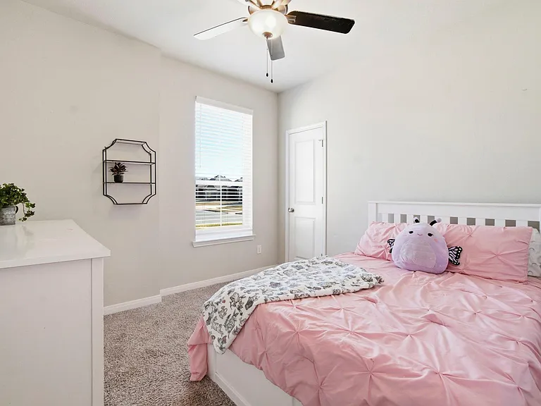 1318 Kingsgate Dr — Photo 16