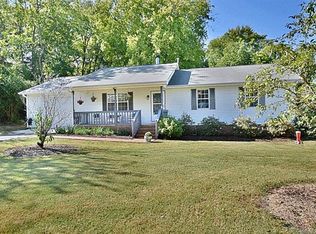 319 Meyer Ln, Pineville, NC 28134