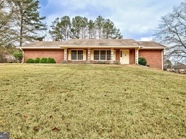 215 Thornton Dr, Fayetteville, GA 30214
