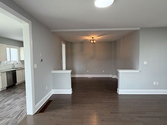 5th image of 90 Morrison Ave