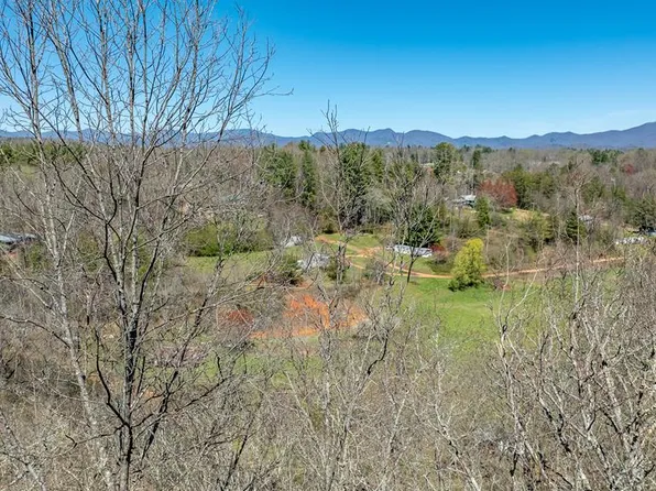 15 Patton Rd, Franklin, NC 28734