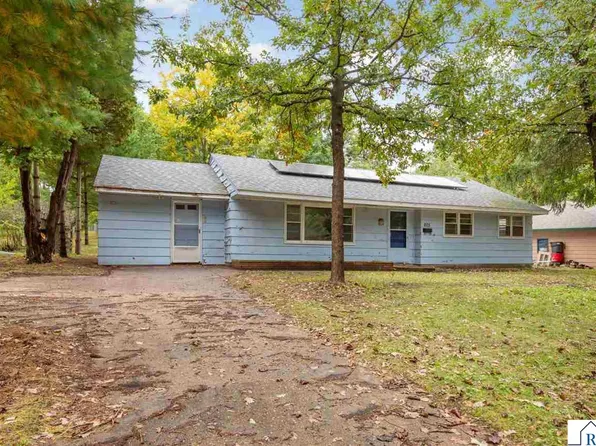825 Lower Johnson Cir, Saint Peter, MN 56082