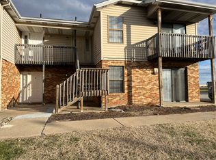 3 Georgetown Dr APT B, Pontoon Beach, IL 62040