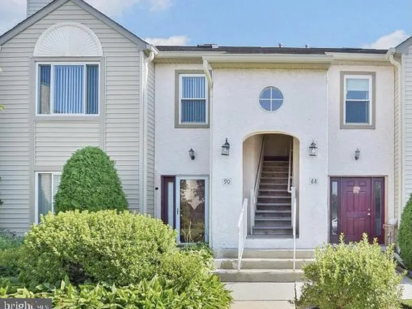 90 Yellowwood Ct, Glassboro, NJ 08028